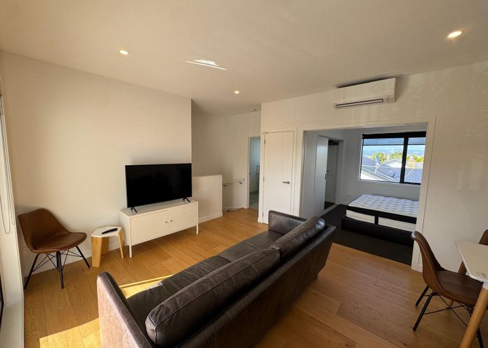  at 6 Studholme Street, Point Chevalier, Auckland