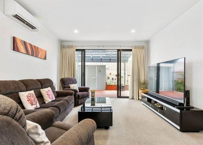  at 22 Fenchurch Street, Glen Innes, Auckland