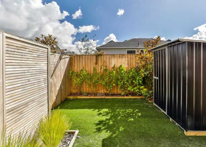  at 4/57 Taikata Road, Te Atatu Peninsula, Waitakere City, Auckland