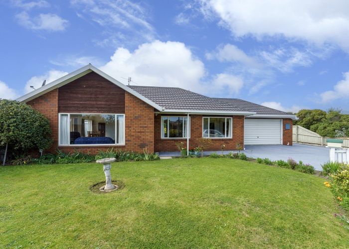  at 17 Seascape Gardens, Bromley, Christchurch