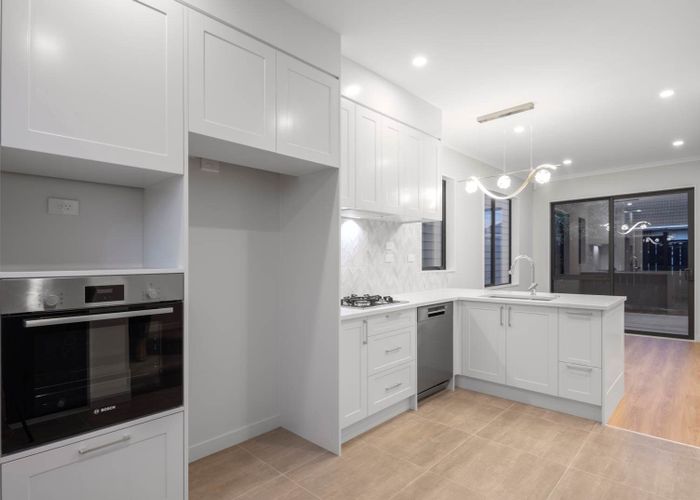  at 8B Andrew Road, Howick, Manukau City, Auckland