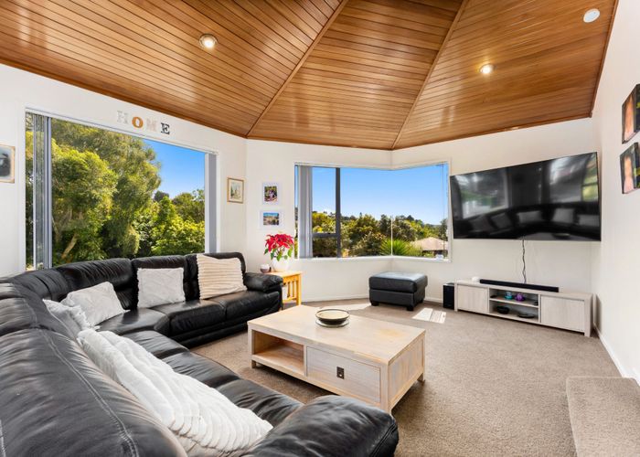  at 44 Bayside Drive, Browns Bay, North Shore City, Auckland