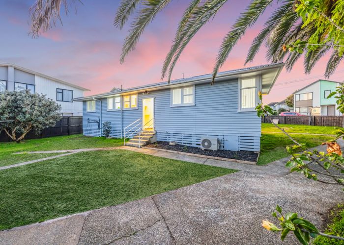  at 21 Farnborough Crescent, Mangere, Manukau City, Auckland