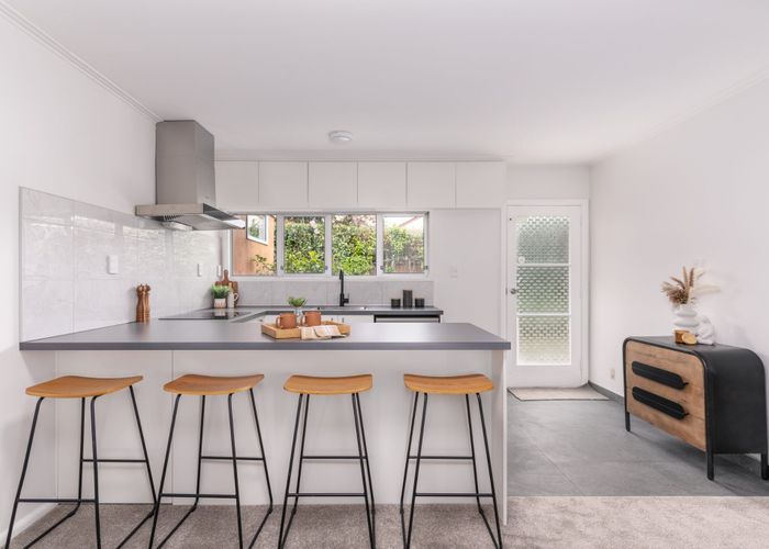  at 2/17 Tudor Avenue, Ilam, Christchurch
