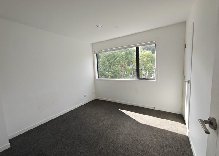  at 22D Dallinghoe Crescent, Milford, North Shore City, Auckland