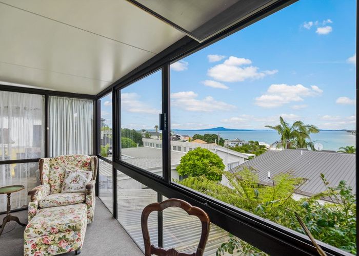  at 1/17 Ridge Road, Waiake, Auckland