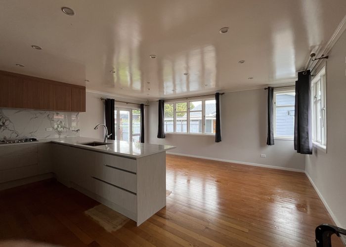  at 17 Tuakiri Street, Point England, Auckland City, Auckland