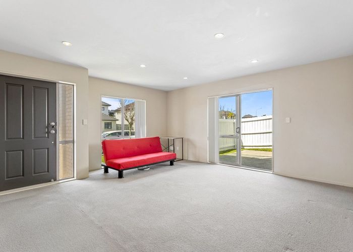 at 12 Merlot Way, Te Atatu South, Waitakere City, Auckland