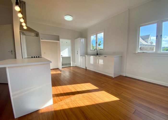  at 2/159 Shakespeare Road, Milford, North Shore City, Auckland