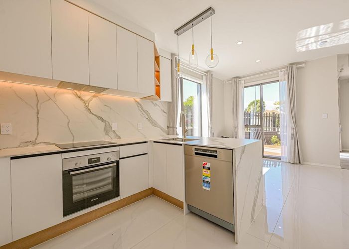  at 89b Whitford Road, Botany Downs, Manukau City, Auckland