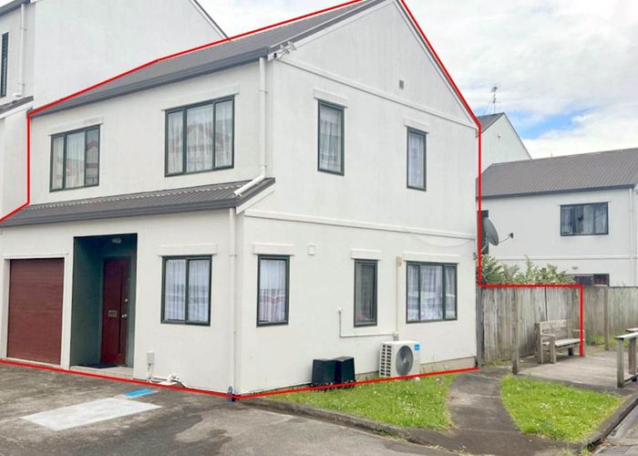  at 28/12 Ambrico Place, New Lynn, Auckland
