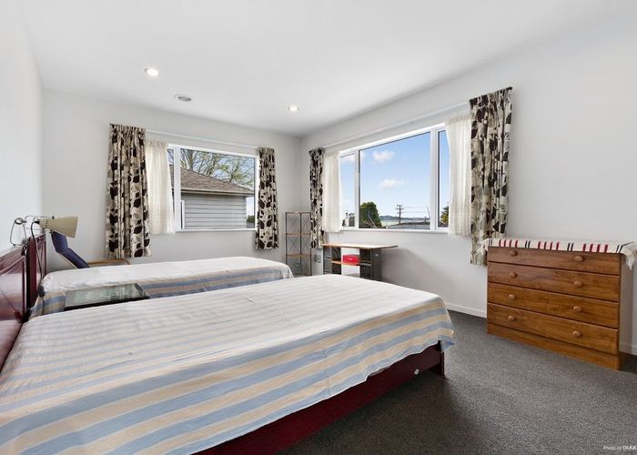  at 140R Hepburn Road, Glendene, Waitakere City, Auckland
