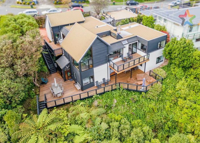  at 4 Hibiscus Grove, Maungaraki, Lower Hutt