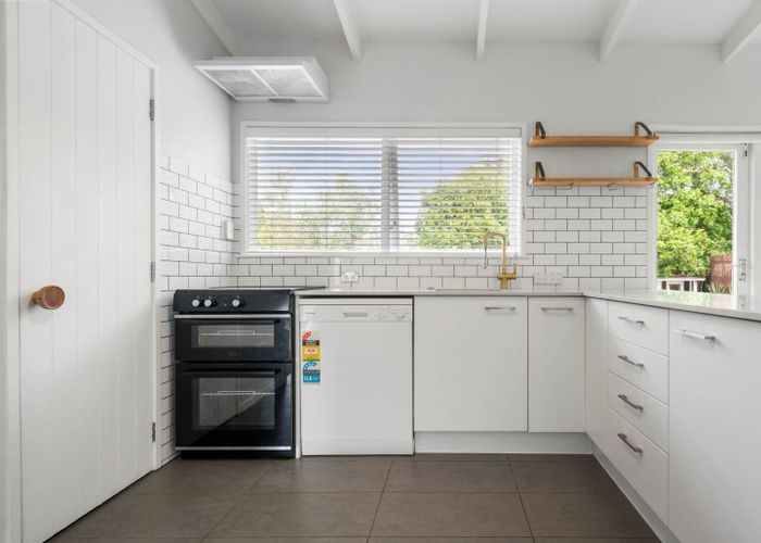  at 46 Woodstock Road, Forrest Hill, Auckland