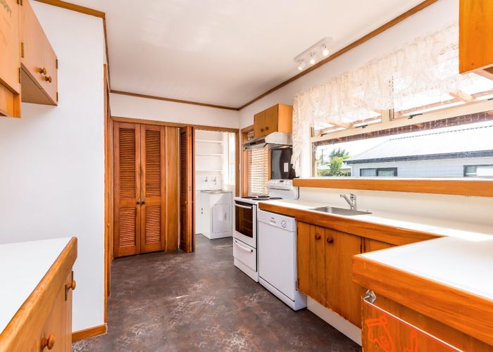  at 24 Dalesford Street, Silverdale, Hamilton, Waikato