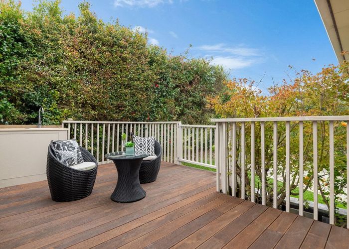  at 1/94 Glamorgan Drive, Torbay, North Shore City, Auckland