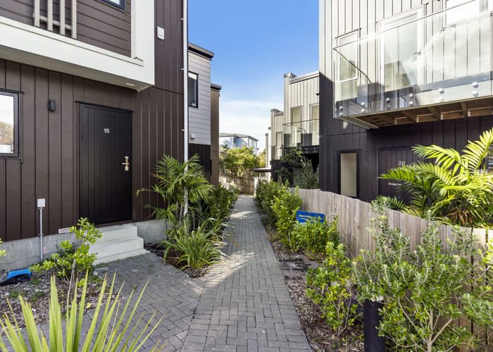  at 16/26 Springvale Drive, Fairview Heights, North Shore City, Auckland