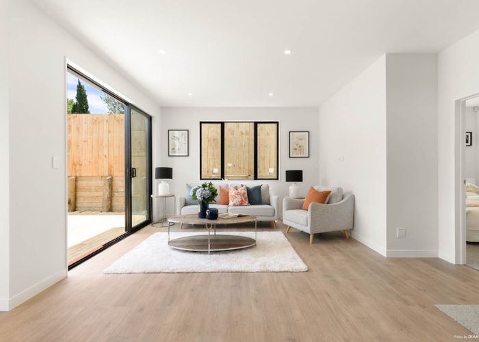  at 3A Athena Drive, Totara Vale, Auckland