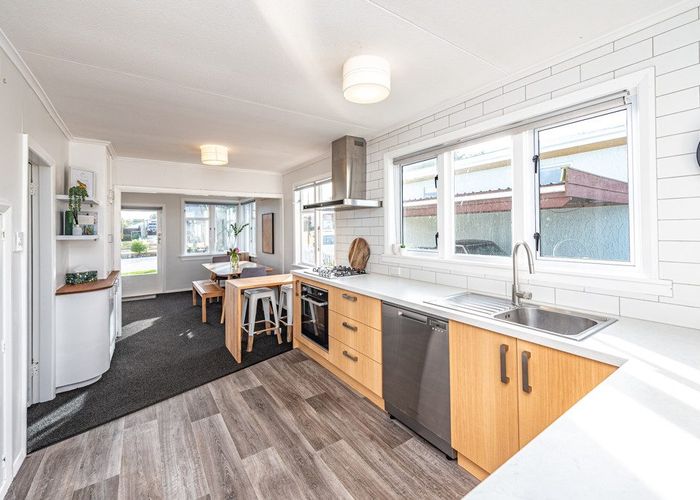  at 5 Bastia Avenue, Bastia Hill, Whanganui