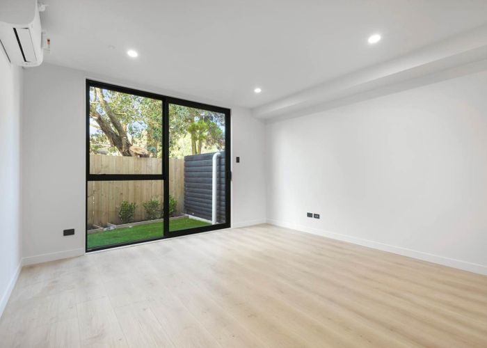  at 2/399 Massey Road, Mangere, Manukau City, Auckland