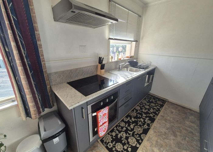  at 2/5A Te Aroha Street, Hamilton East, Hamilton, Waikato