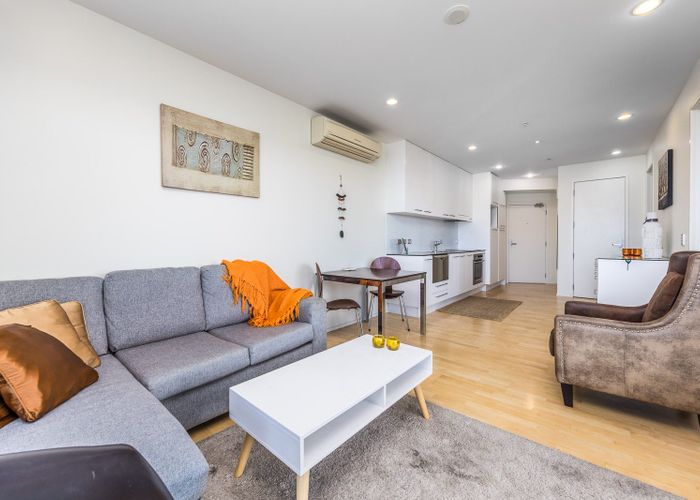  at 1307/30 Beach Road, Auckland Central, Auckland