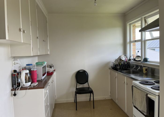  at 2/23 Hayr Road, Three Kings, Auckland City, Auckland