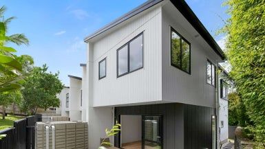  at 10F Keate Place, Mount Wellington, Auckland