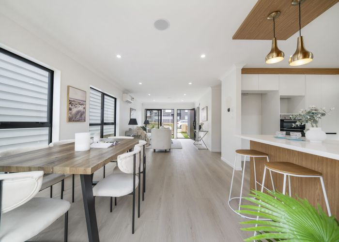  at 2/75 Titirangi Road, New Lynn, Waitakere City, Auckland