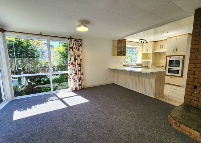  at 79 Hall Street, Cobden, Grey, West Coast