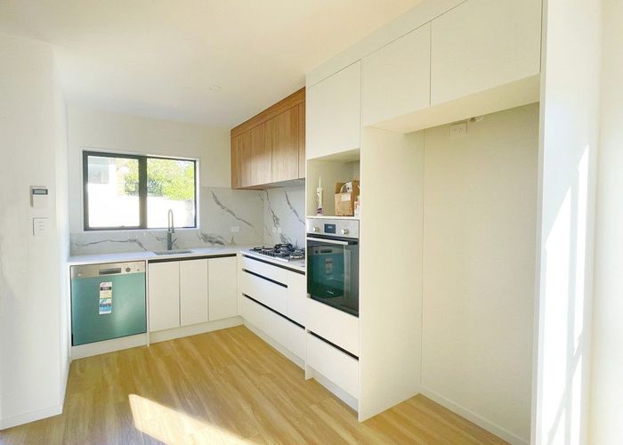  at 37D O'Halloran Road, Howick, Auckland