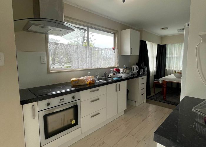  at 4 Orton Street, Glenfield, North Shore City, Auckland