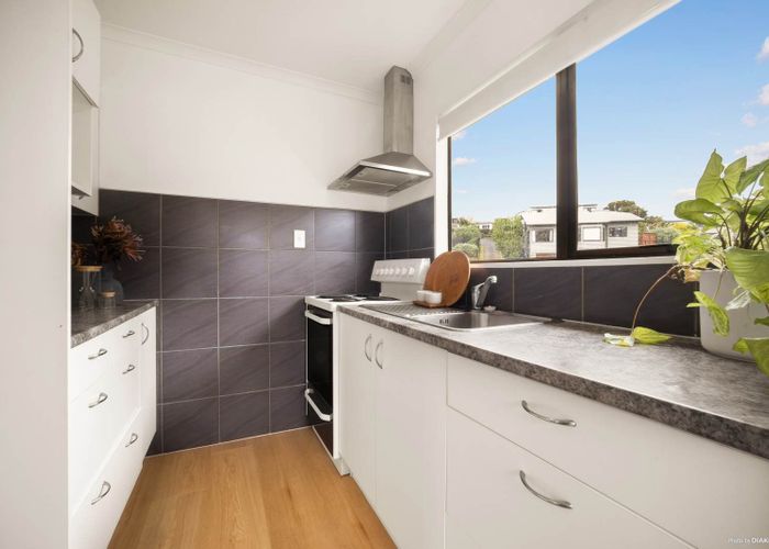  at 4 Forster Place, West Harbour, Waitakere City, Auckland