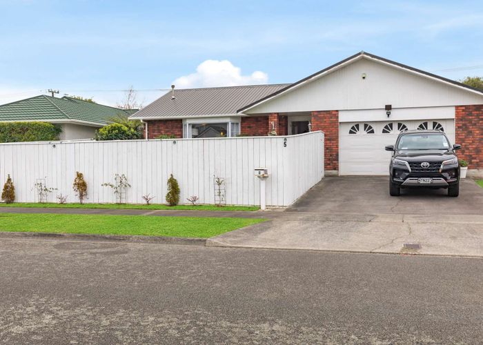  at 5 Rosebank Avenue, Kelvin Grove, Manawatu, Manawatu / Whanganui