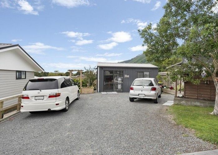  at 27 Matenga Street, Waikanae, Kapiti Coast, Wellington