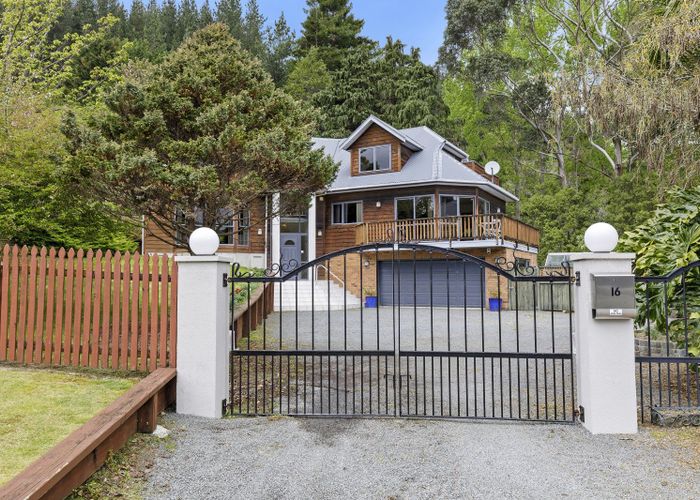  at 16 McCarthy Grove, Clouston Park, Upper Hutt