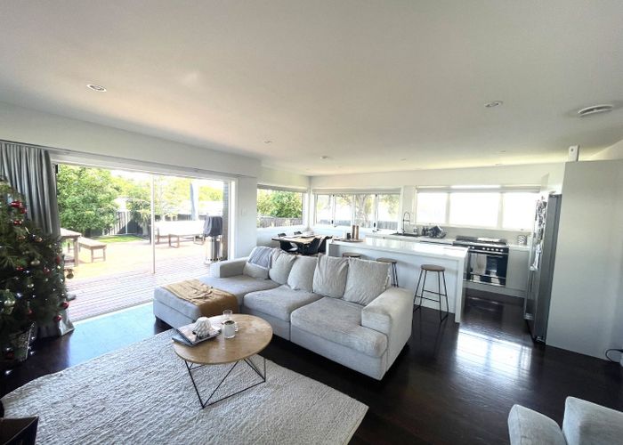  at 8 Eskdale Road, Birkdale, North Shore City, Auckland