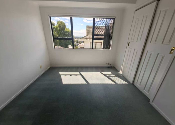  at 24 Derrimore Heights, Clover Park, Auckland