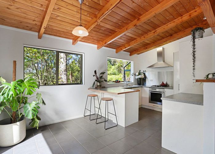  at 183 Laingholm Drive, Laingholm, Waitakere City, Auckland