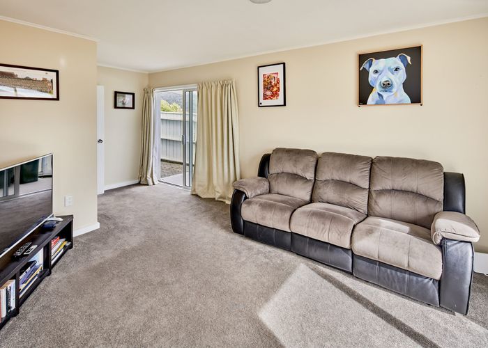  at 8A Nikau Road, Point Howard, Lower Hutt
