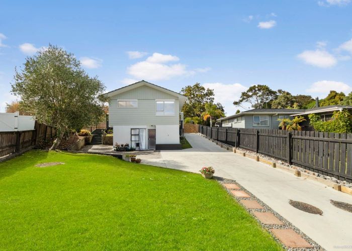 at 6 Waari Avenue, Sunnyvale, Waitakere City, Auckland