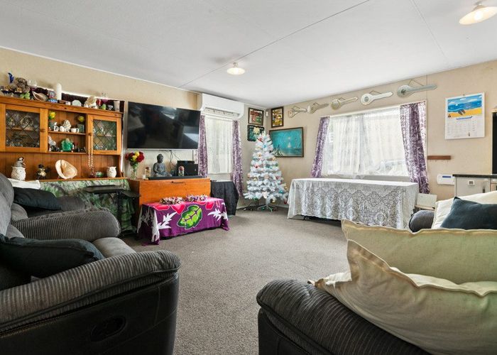  at 107 Flat Bush Road, Clover Park, Auckland