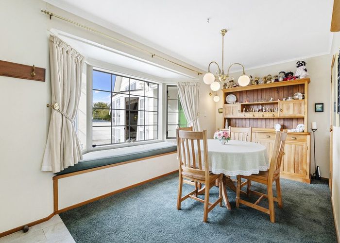  at 32A Corunna Road, Milford, Auckland