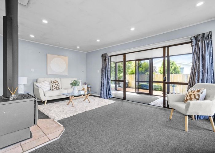  at 76 Frensham Crescent, Woolston, Christchurch City, Canterbury