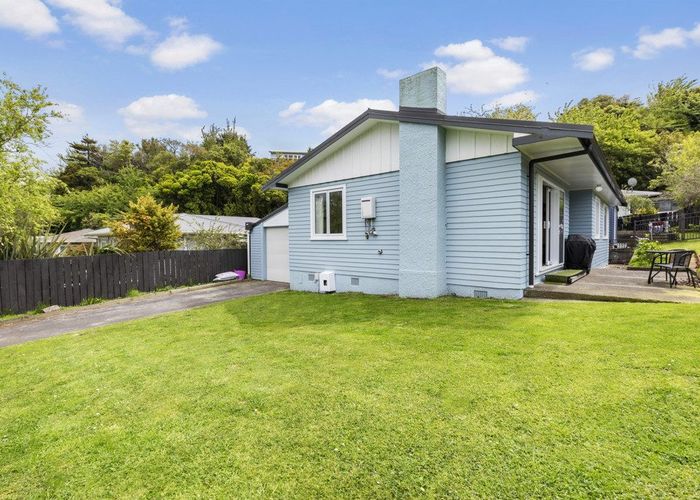  at 18 Batchelor Street, Newlands, Wellington