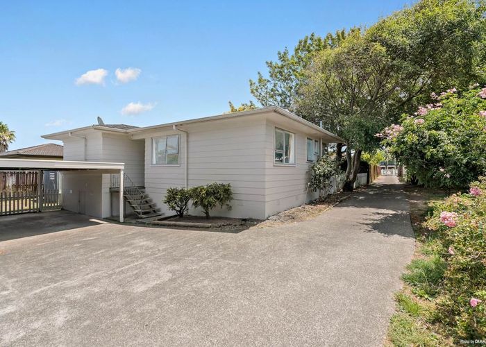  at 1/118 Hillcrest Road, Papatoetoe, Manukau City, Auckland