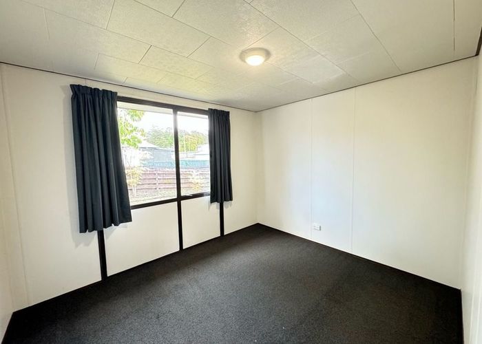  at 2/76 Parrs Cross Road, Henderson, Auckland