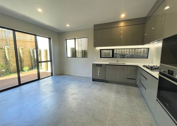  at 2B Askew Place, Farm Cove, Manukau City, Auckland