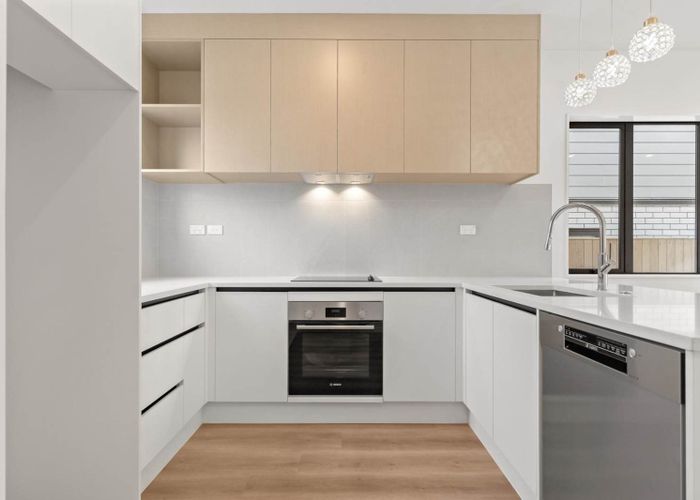  at 27 Whiteywood Street, Westgate, Waitakere City, Auckland