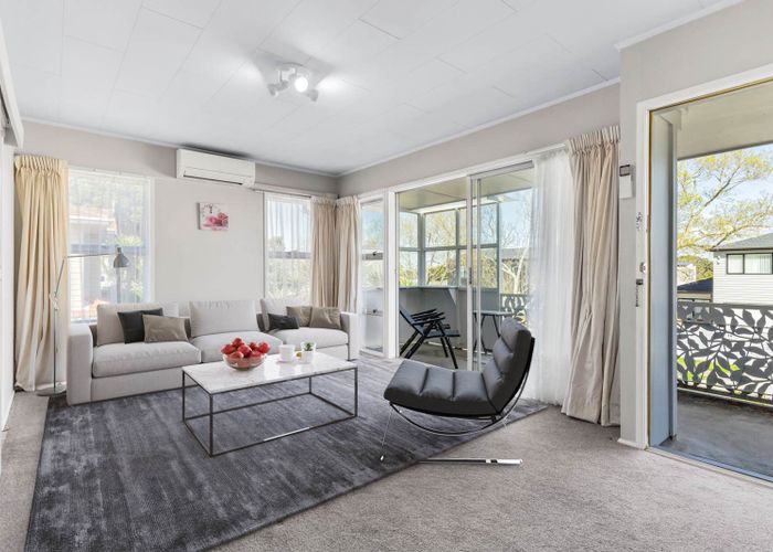  at 2/2B Yeoman Place, Howick, Manukau City, Auckland